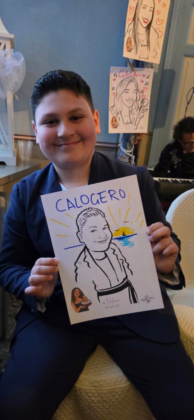 Ragazzo con la caricatura disegnata da Yatri – caricaturista per compleanni a Torino