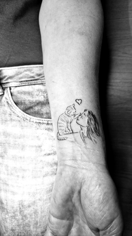 Un disegno dedicato al proprio gatto — tatuaggio realizzato da Yatri